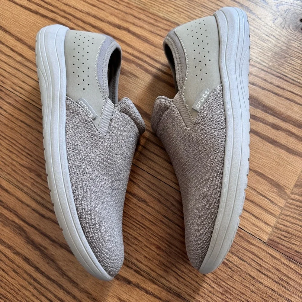 EUC Crocs Reviva Slip-On Sneakers (Reviva Canvas Loafers) size 10 style #205807